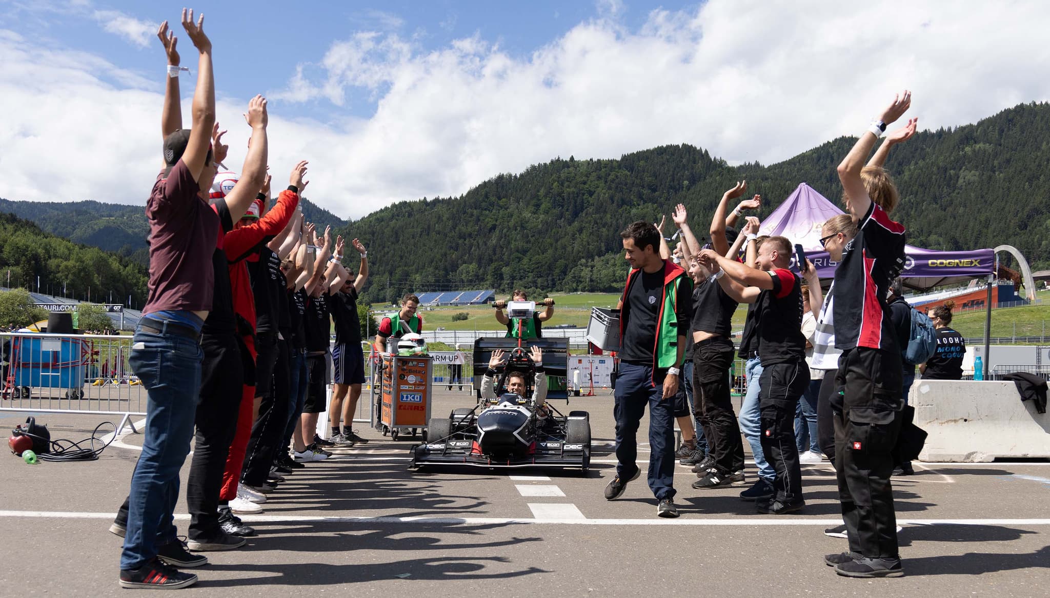 FRT Formula Student Cheer